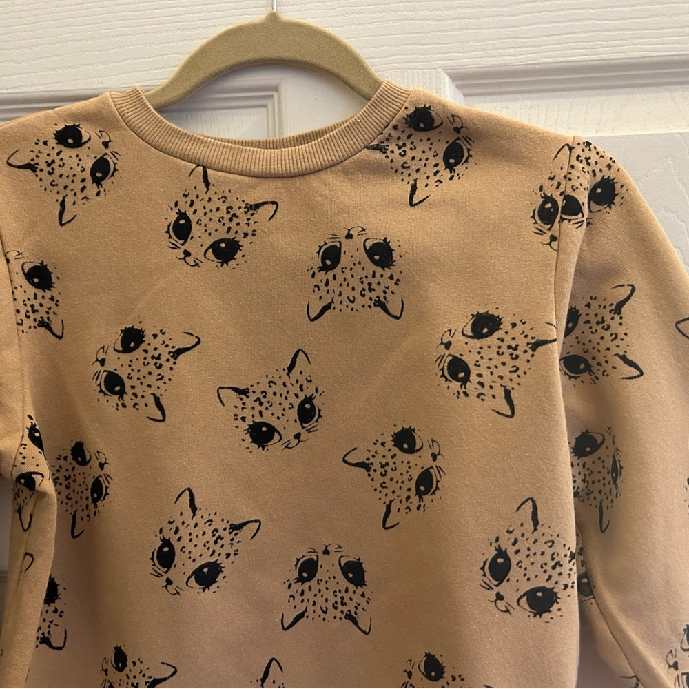 H&M girls tan sweatshirt 8-10yr